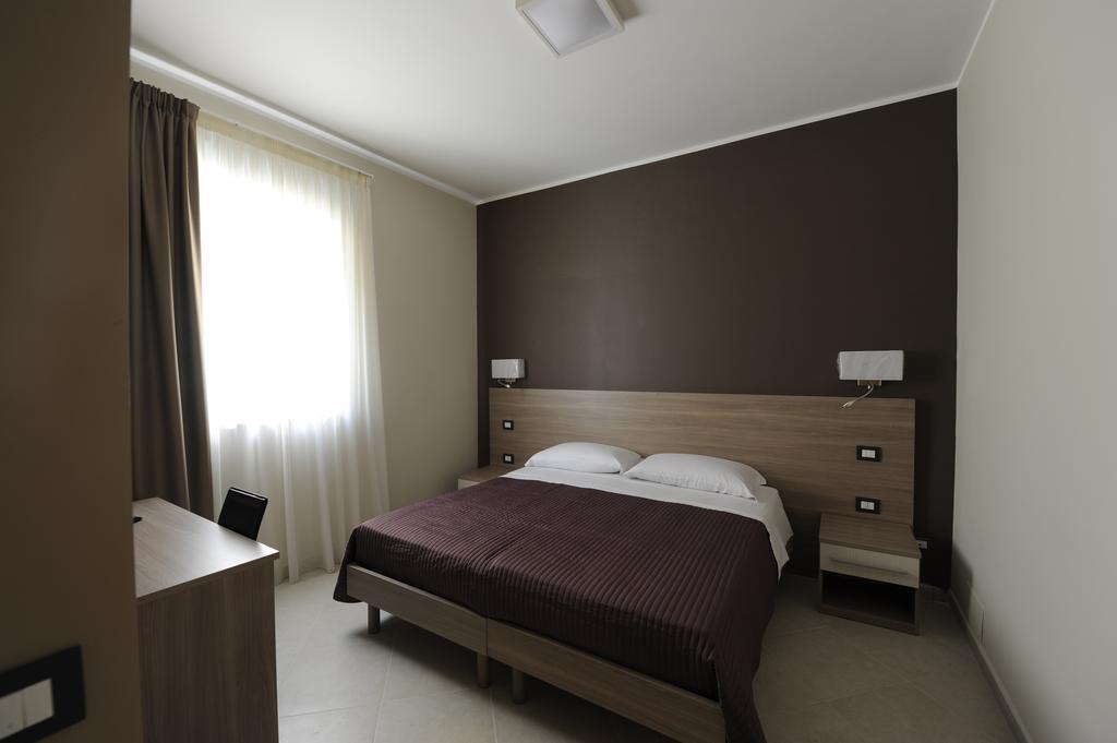 Guest House San Domenico Augusta Habitación foto